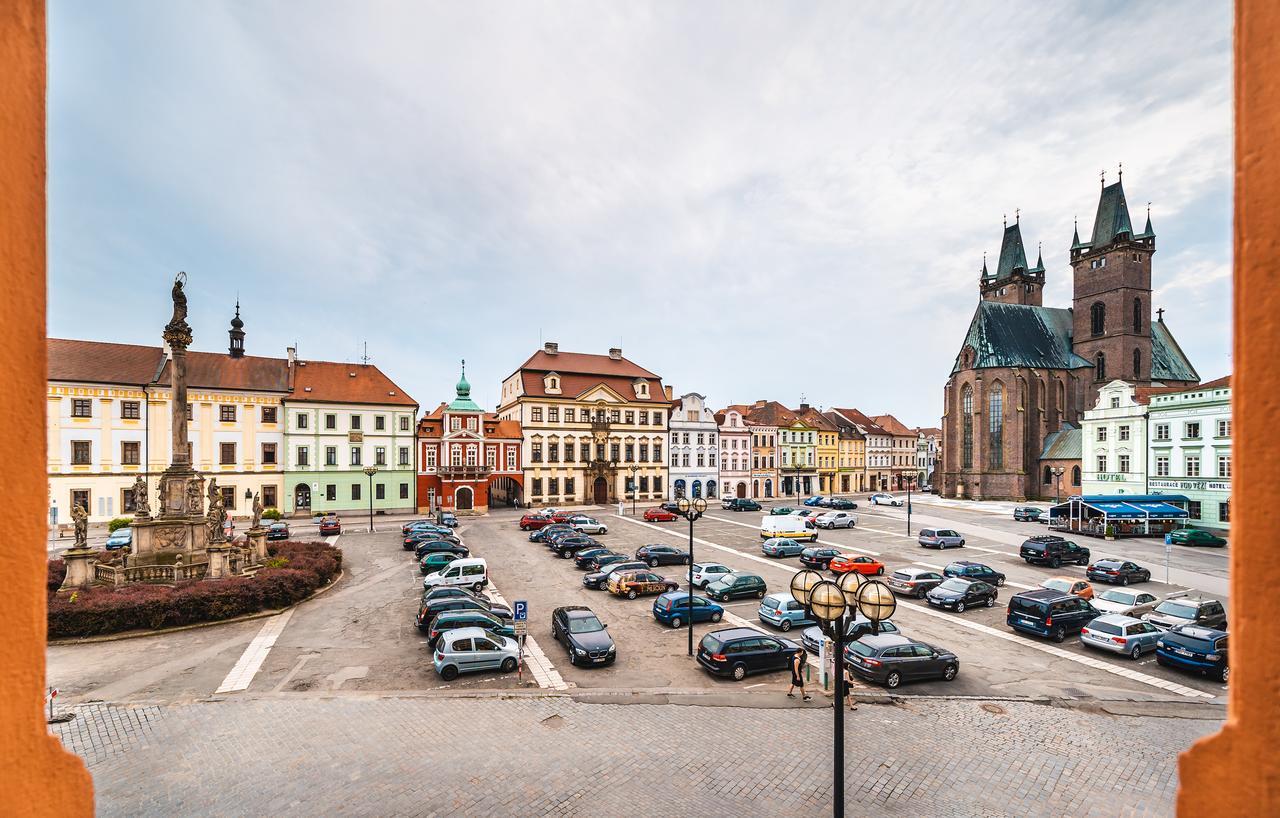 Unique Central Square Business Apt. Hradec Kralove Exterior photo