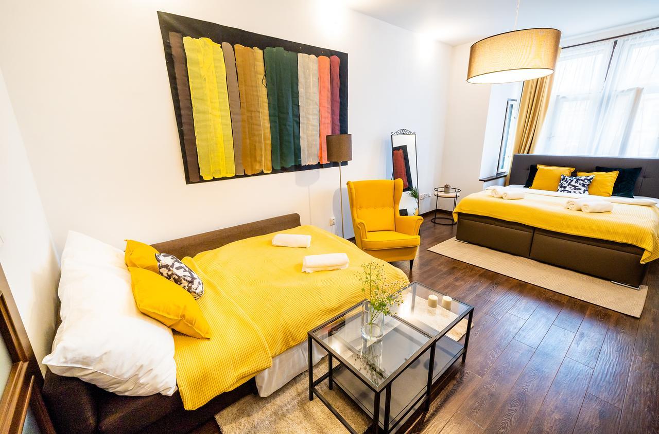 Unique Central Square Business Apt. Hradec Kralove Exterior photo
