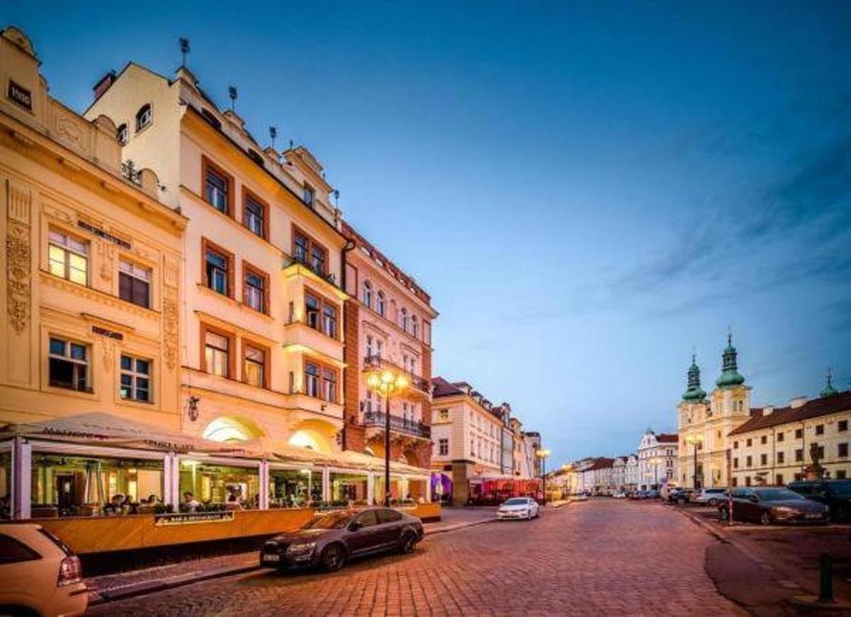 Unique Central Square Business Apt. Hradec Kralove Exterior photo